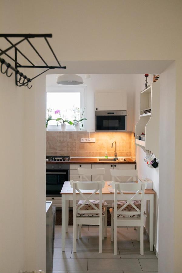 Firpo Apartman เอ็กเกอร์ ภายนอก รูปภาพ