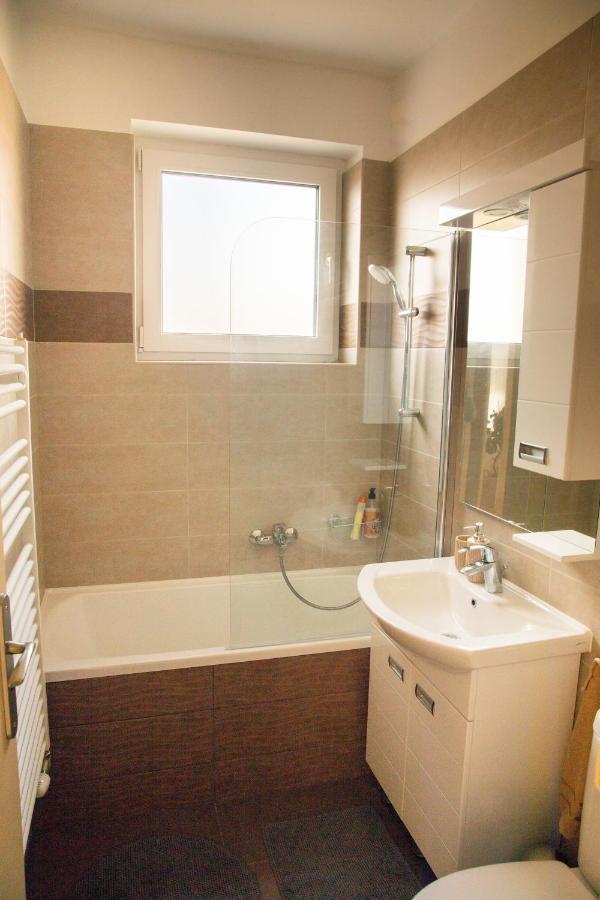 Firpo Apartman เอ็กเกอร์ ภายนอก รูปภาพ